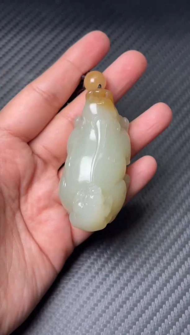 未镶嵌和田玉把件若羌微色差把件m