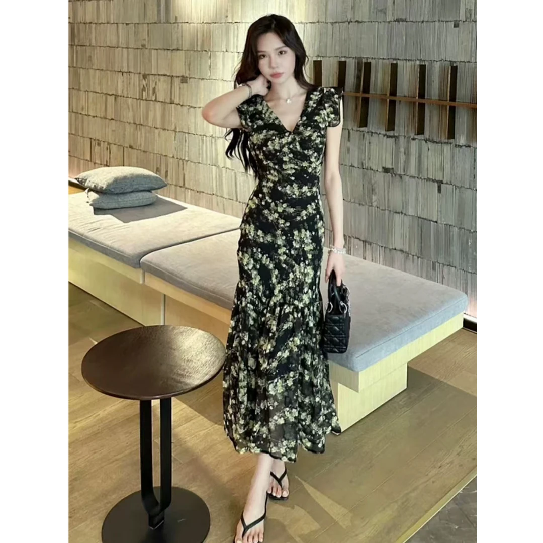 【赠送运费险】法式V领甜美碎花连衣裙女气质修身收腰长裙A36221