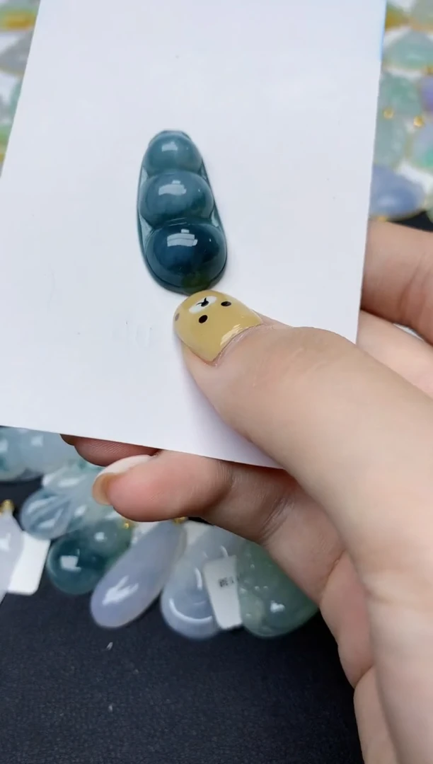 翡翠未镶嵌颈饰天然翡翠A货