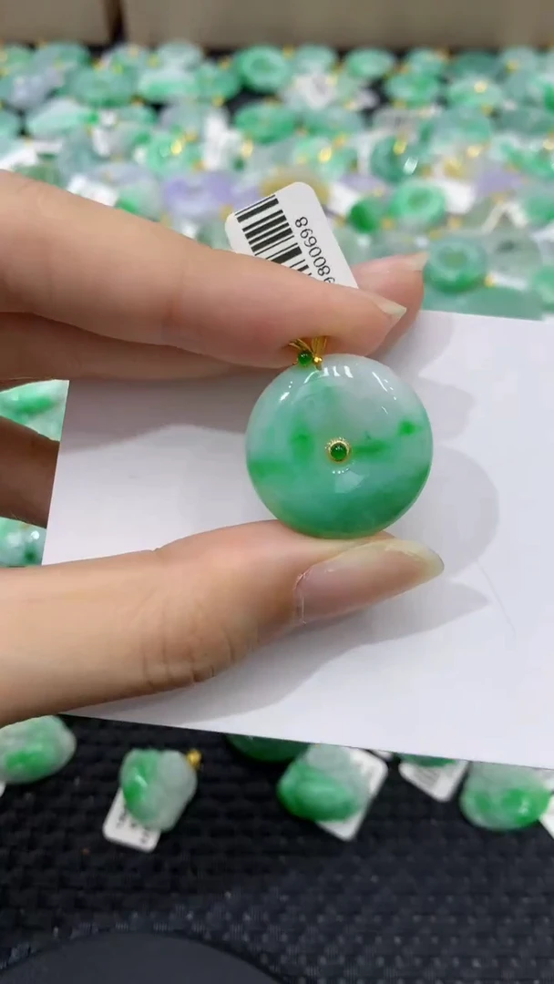翡翠18K金镶嵌颈饰天然缅甸翡翠A货