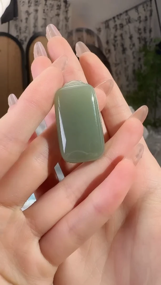 和田玉未镶嵌颈饰无事牌 24