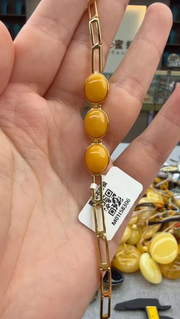 琥珀颈饰未镶嵌50秒拍号 假一罚三