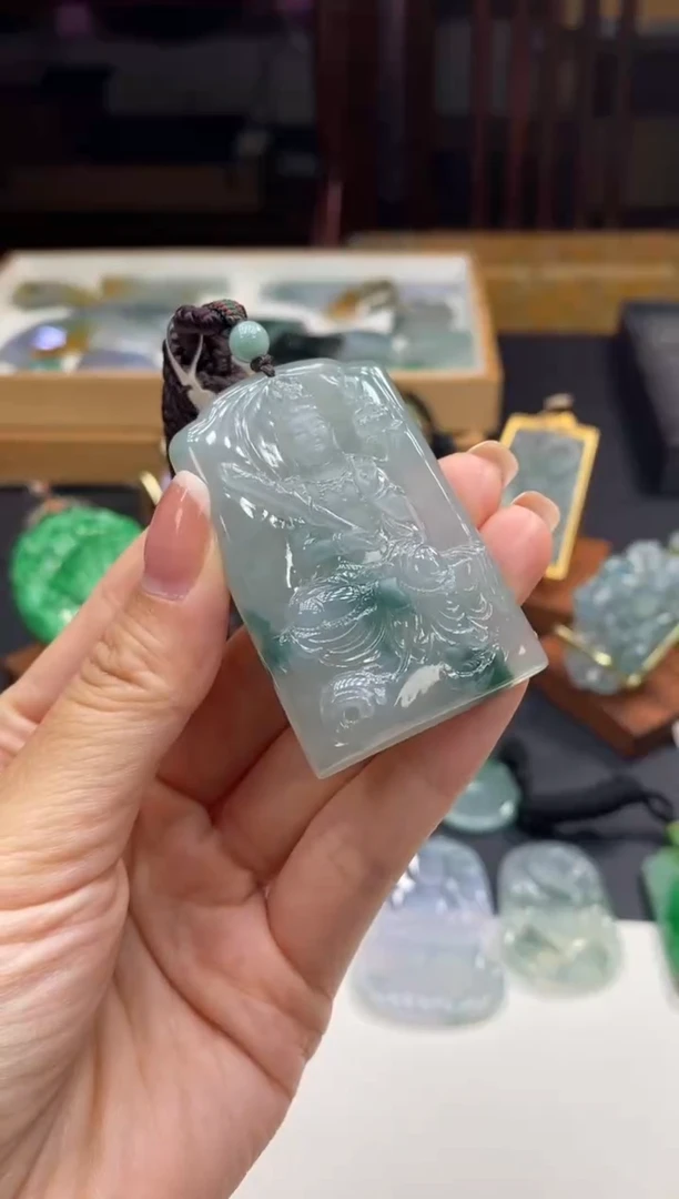 颈饰未镶嵌翡翠王*强虚空