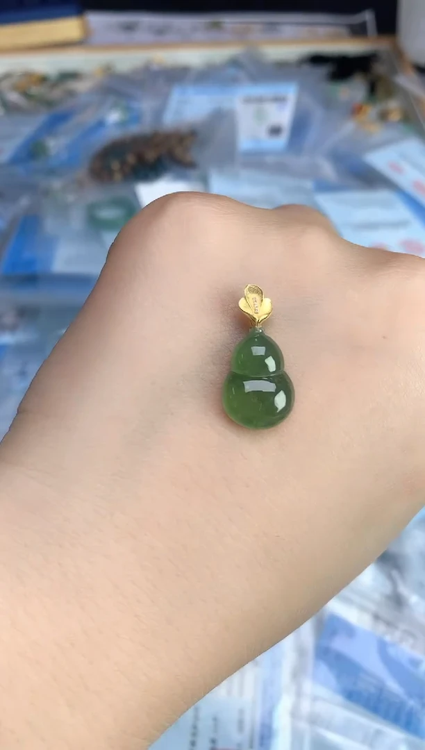 颈饰18K金镶嵌翡翠25111401