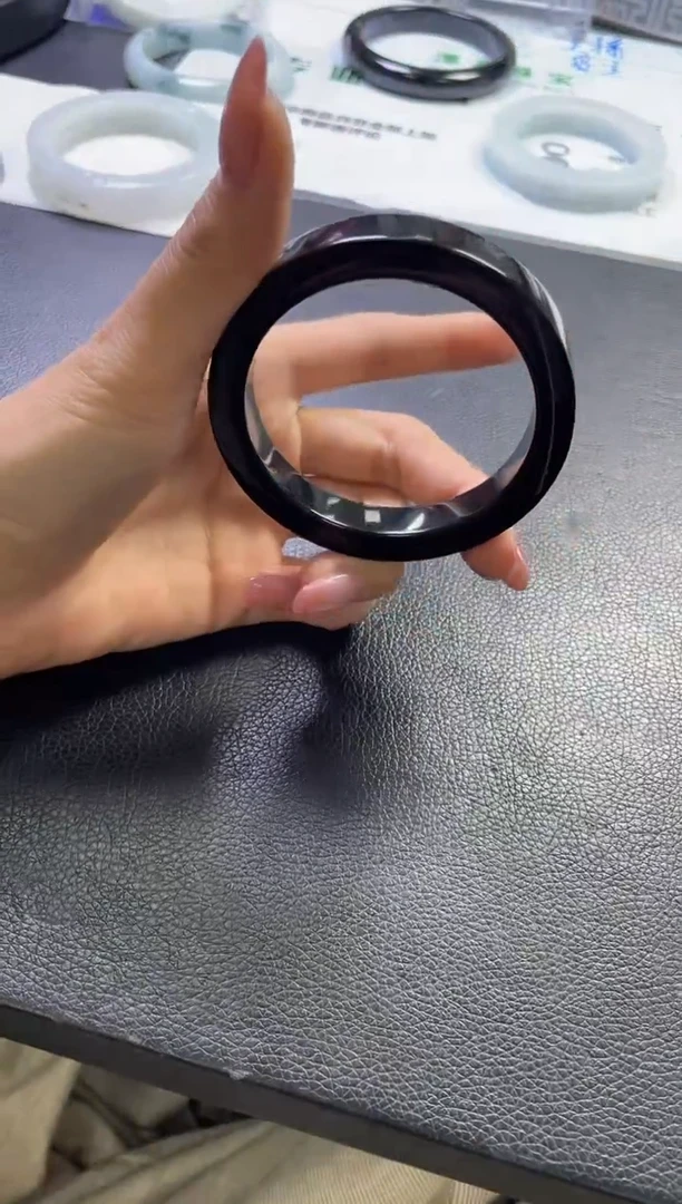 未镶嵌手镯定制翡翠?****道手镯