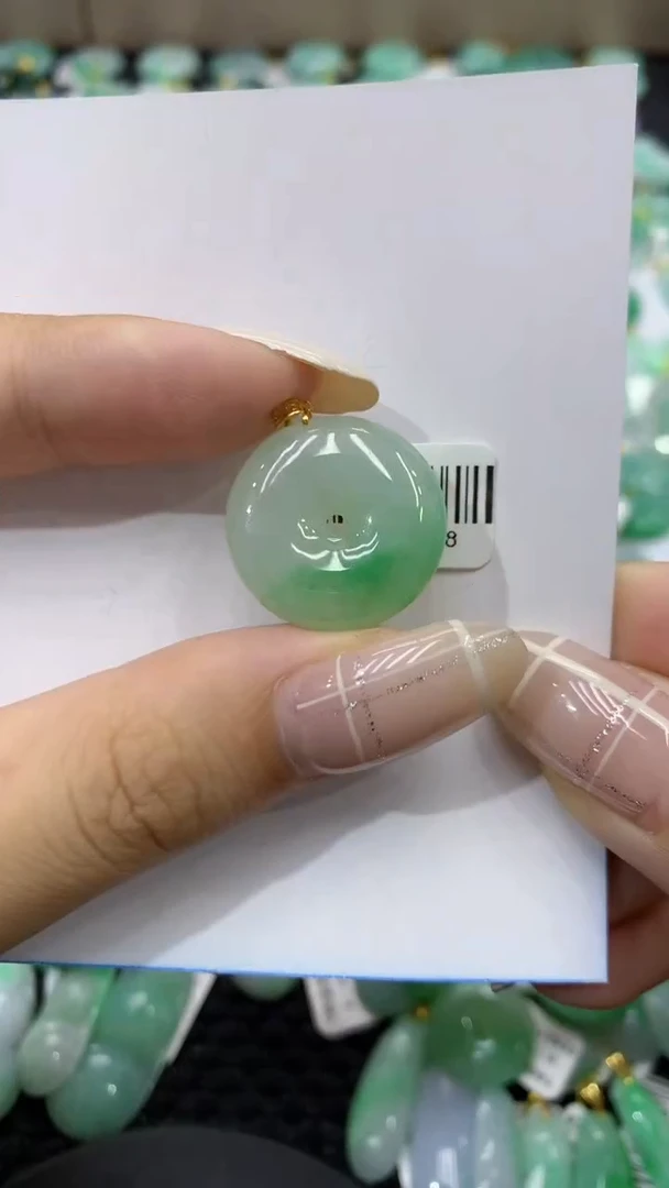 翡翠18K金镶嵌颈饰天然缅甸翡翠A货