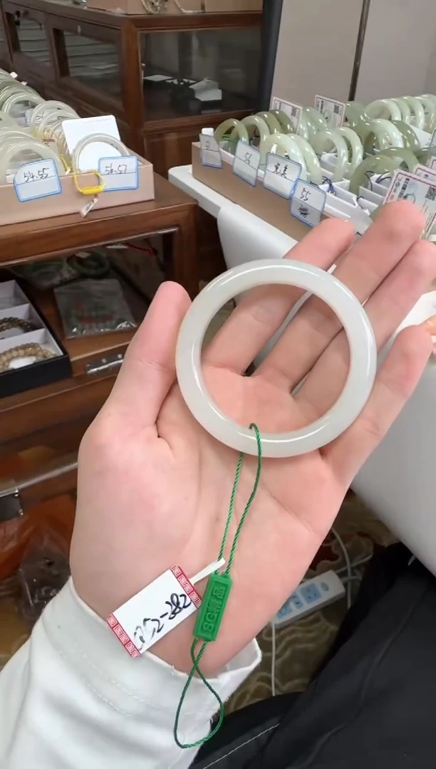 未镶嵌手镯和田玉52