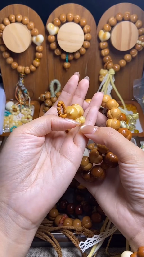 手串猴头核桃S***e黄跑环悟道猫吊坠