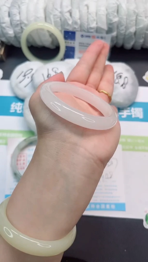 石英质玉手镯未镶嵌200-58
