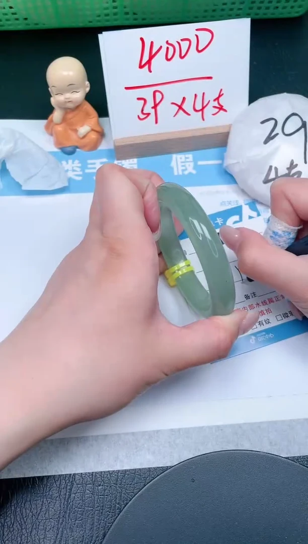 【闪购商品】石英质玉手镯未镶嵌51-58