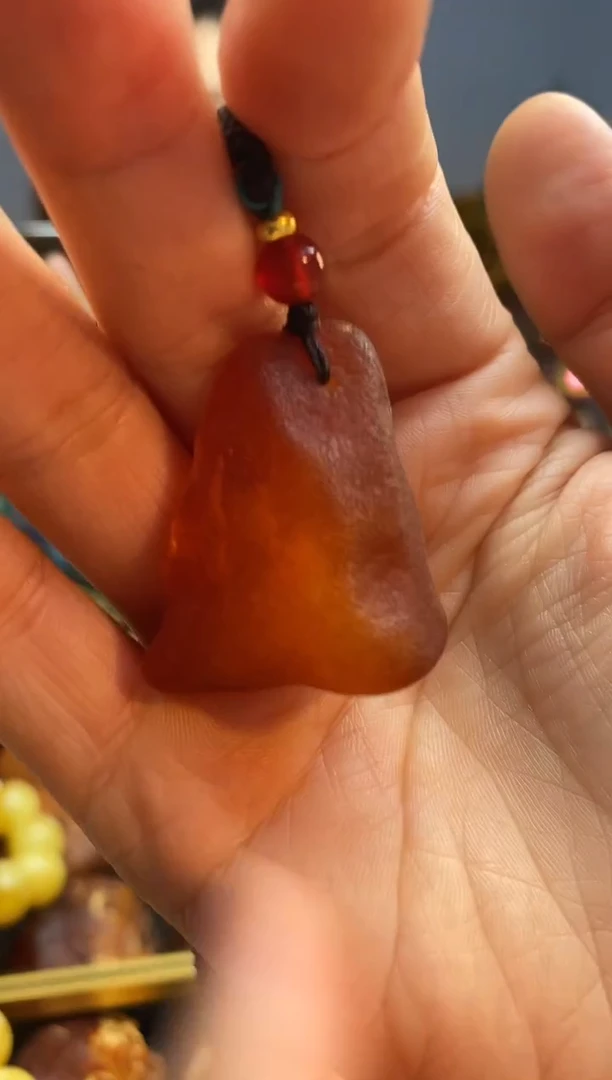 琥珀颈饰未镶嵌吊坠