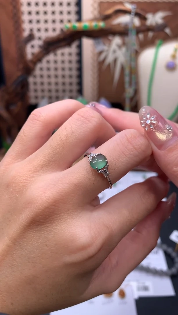 18K金镶嵌定制翡翠48小时鉴赏期 退货不扣服务费