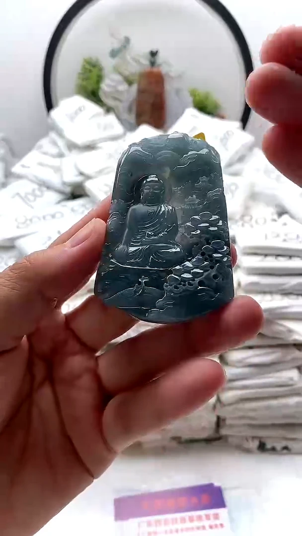 翡翠未镶嵌颈饰阿弥陀佛