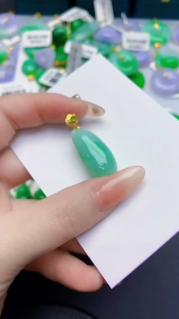颈饰未镶嵌翡翠缅甸天然翡翠A货