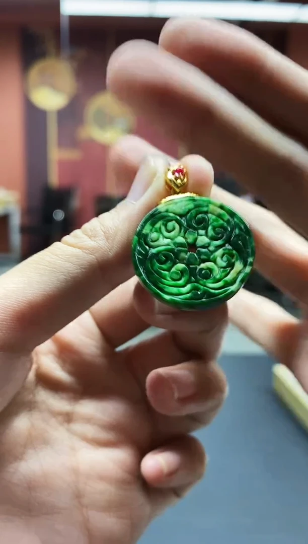 颈饰未镶嵌翡翠吊坠