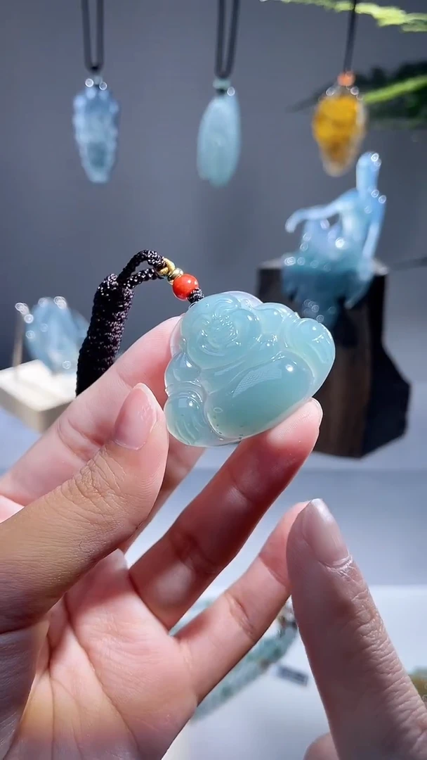 颈饰未镶嵌翡翠佛公