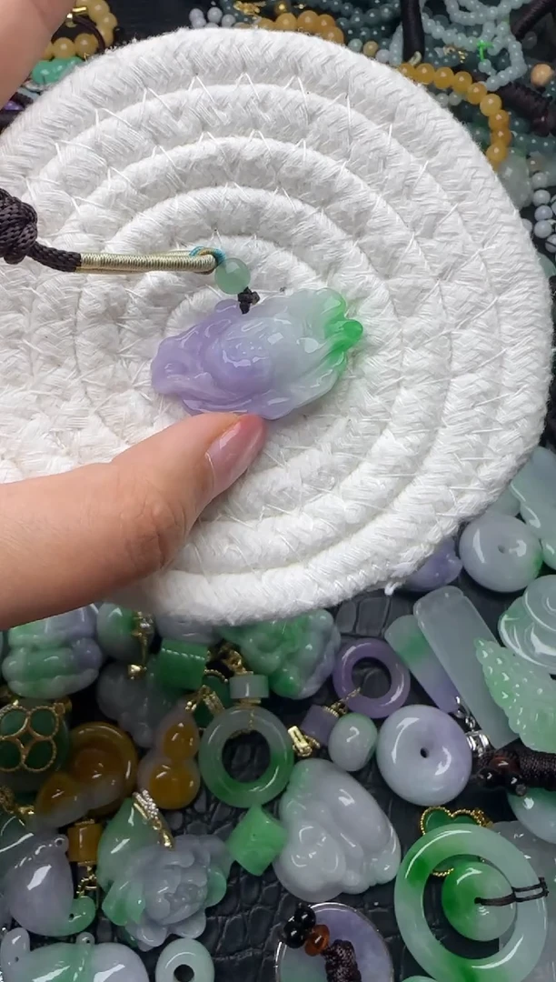 颈饰未镶嵌翡翠缅甸翡翠吊坠