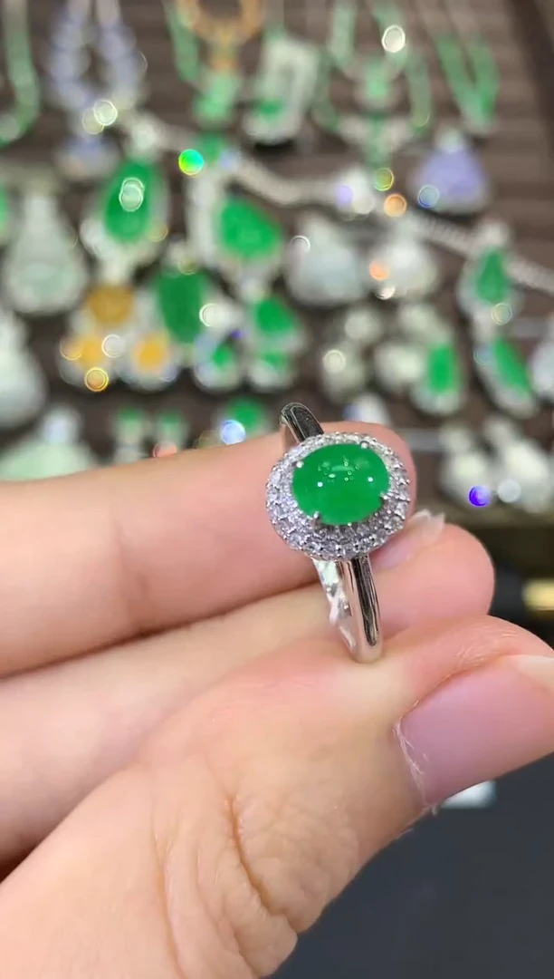 18K金镶嵌戒指翡翠B156