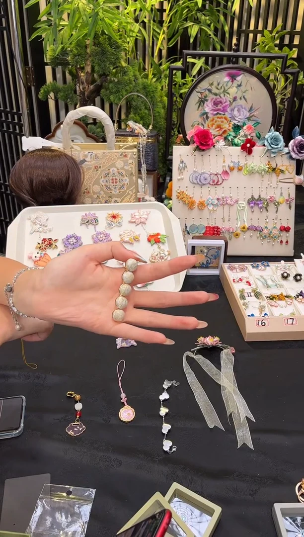 织绣꧁**꧂非遗绒花手工饰品