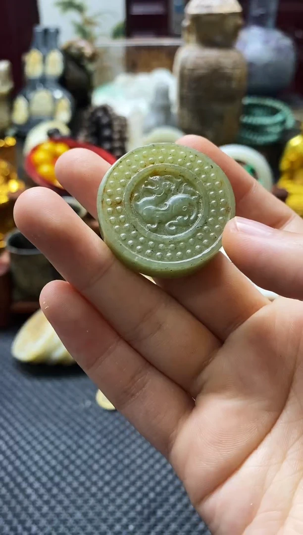 未镶嵌和田玉挂件1个