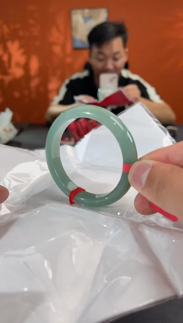 未镶嵌手镯翡翠52