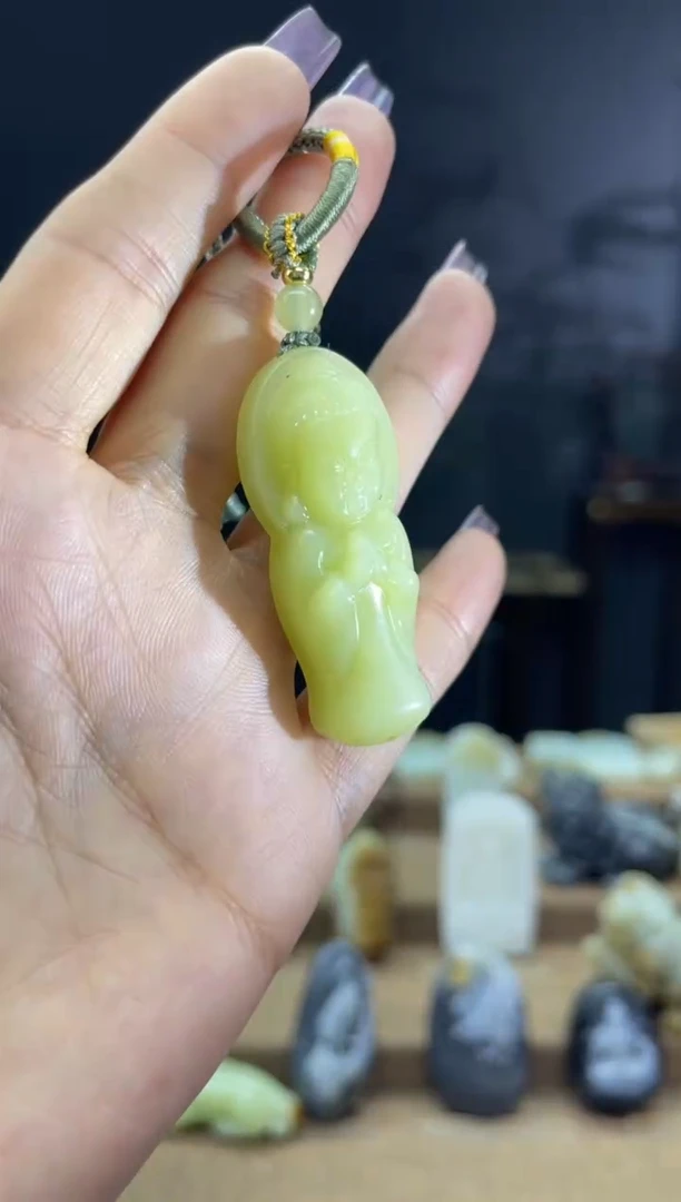 颈饰未镶嵌和田玉1