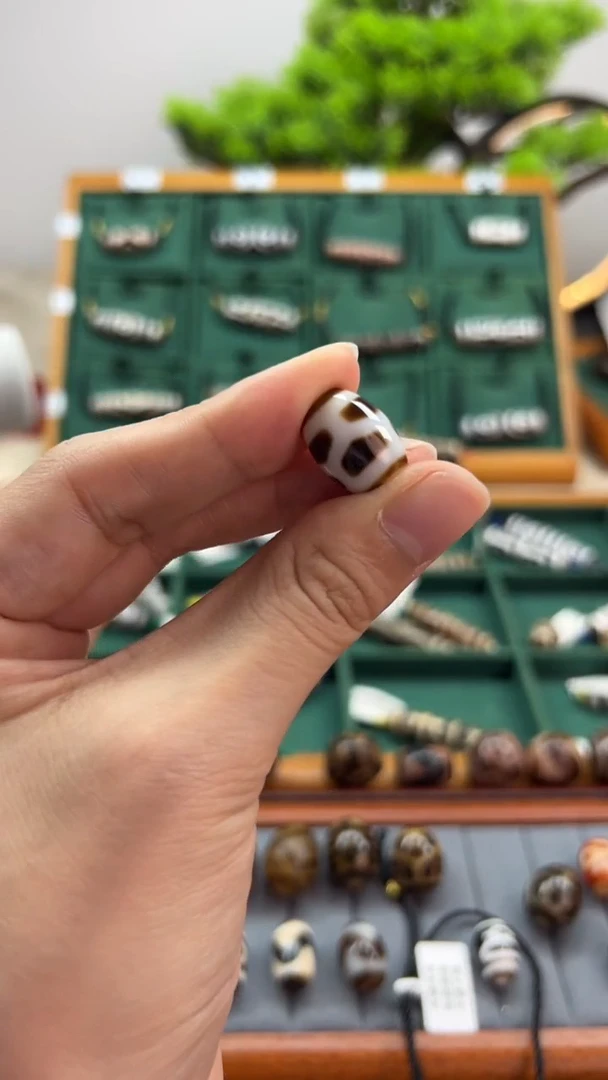 玛瑙/玉髓（覆膜）颈饰未镶嵌18.（微瑕随机发货）