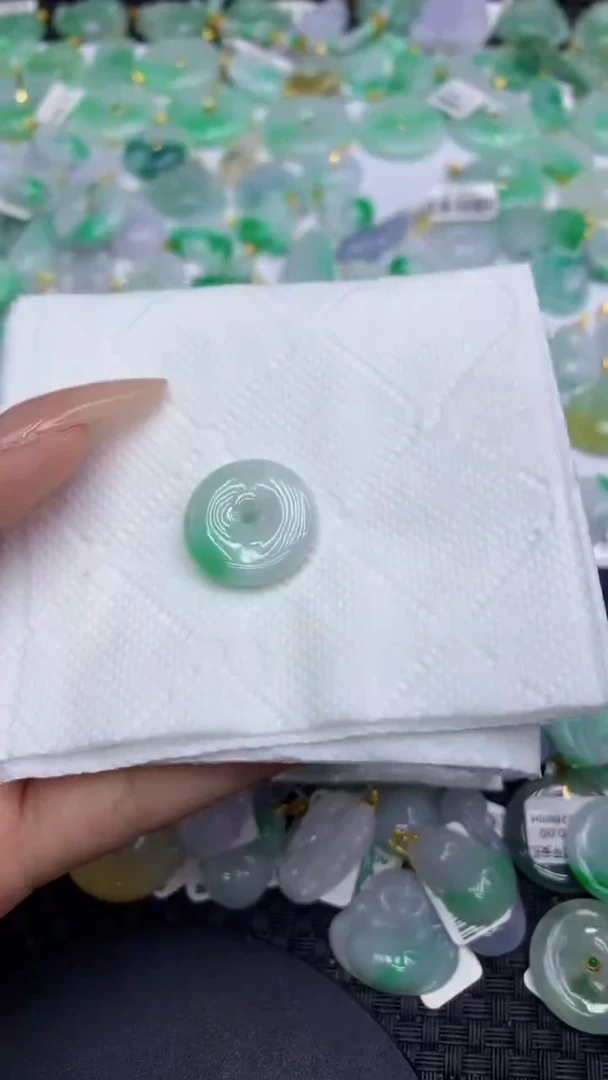 翡翠未镶嵌颈饰111111111
