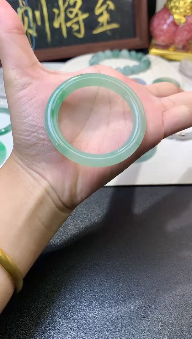 未镶嵌定制翡翠毛货