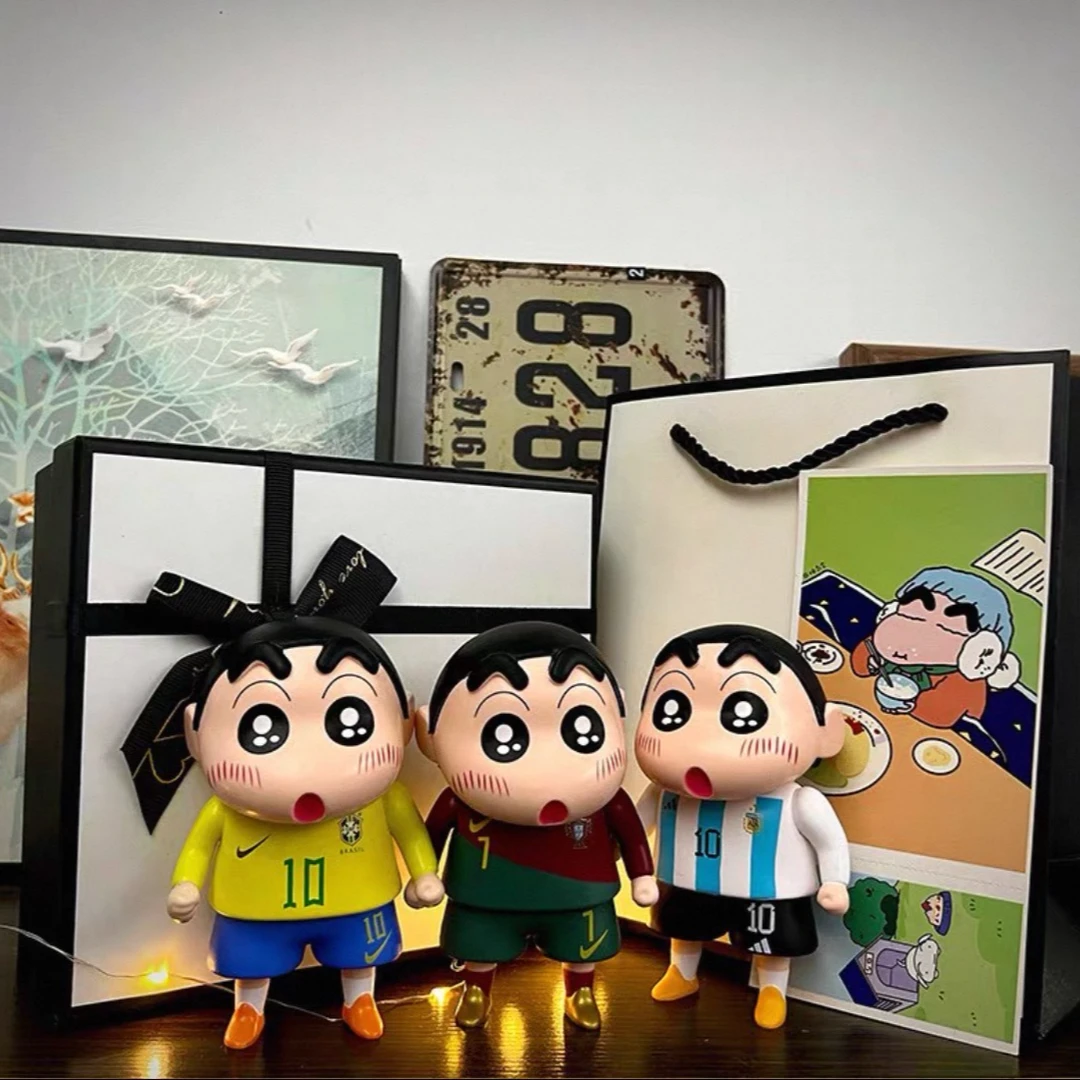 蜡笔小新手办摆件车载足球梅西C罗生日礼物送男生创意六一儿童节