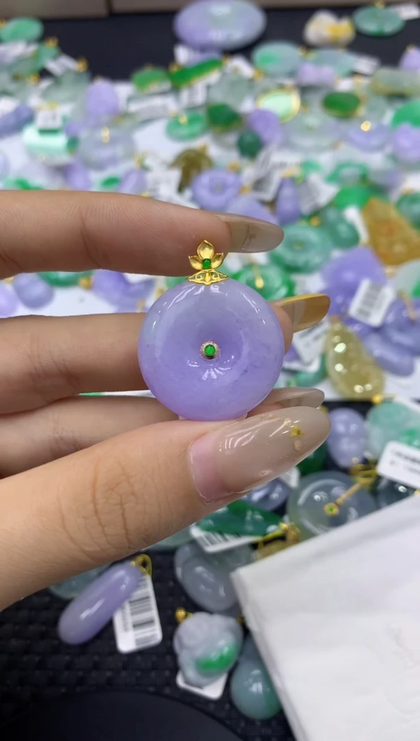 颈饰18K金镶嵌翡翠天然缅甸翡翠A货