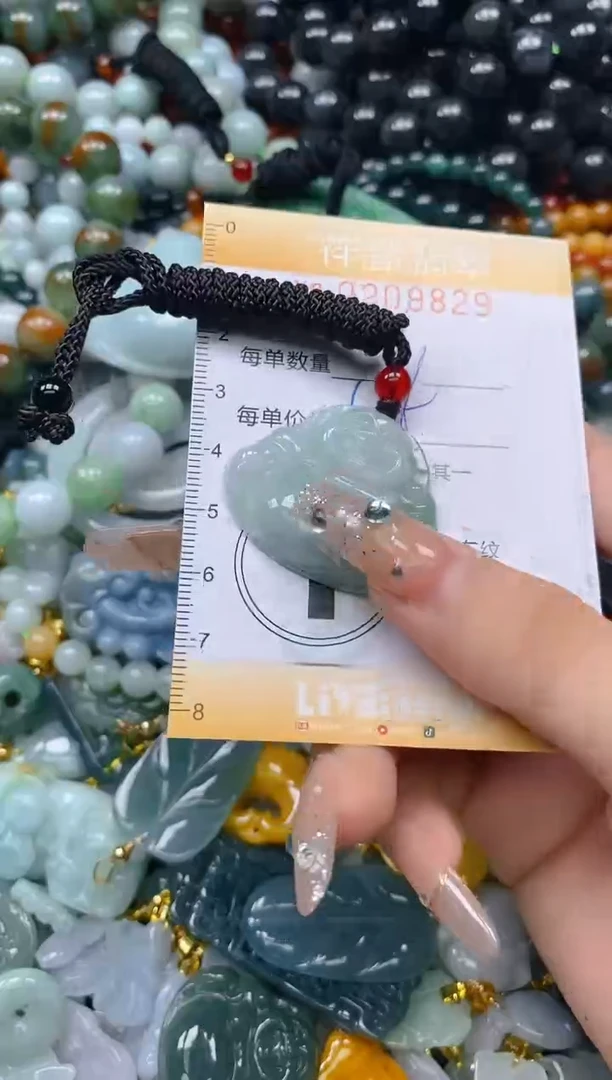 翡翠未镶嵌颈饰闪购0209829