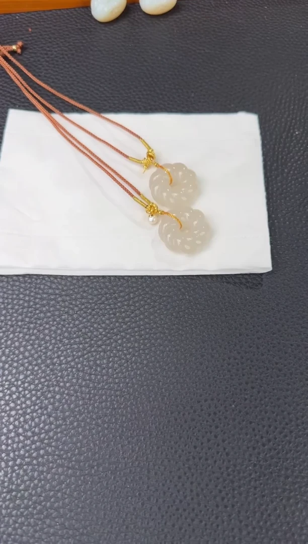 颈饰未镶嵌和田玉藕粉麻花吊坠 多样性发货拍一发一