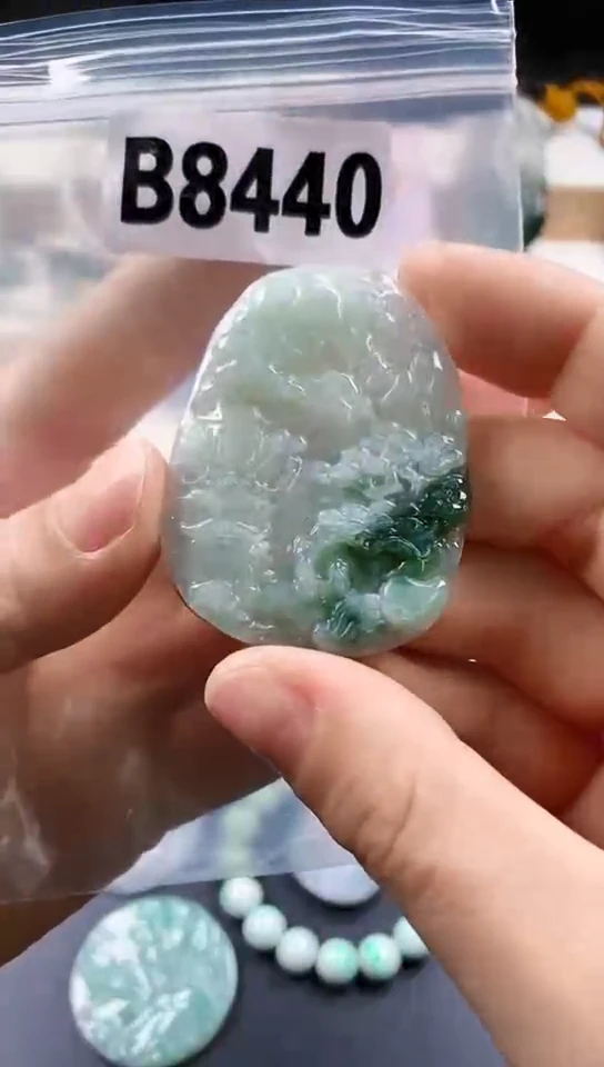 颈饰未镶嵌翡翠天然翡翠吊坠挂件