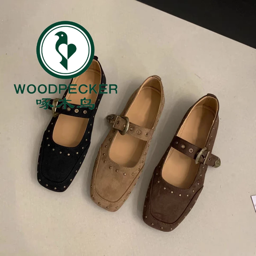 啄木鸟法式复古小众铆钉平底浅口单鞋女秋季小众通勤百搭芭蕾单鞋