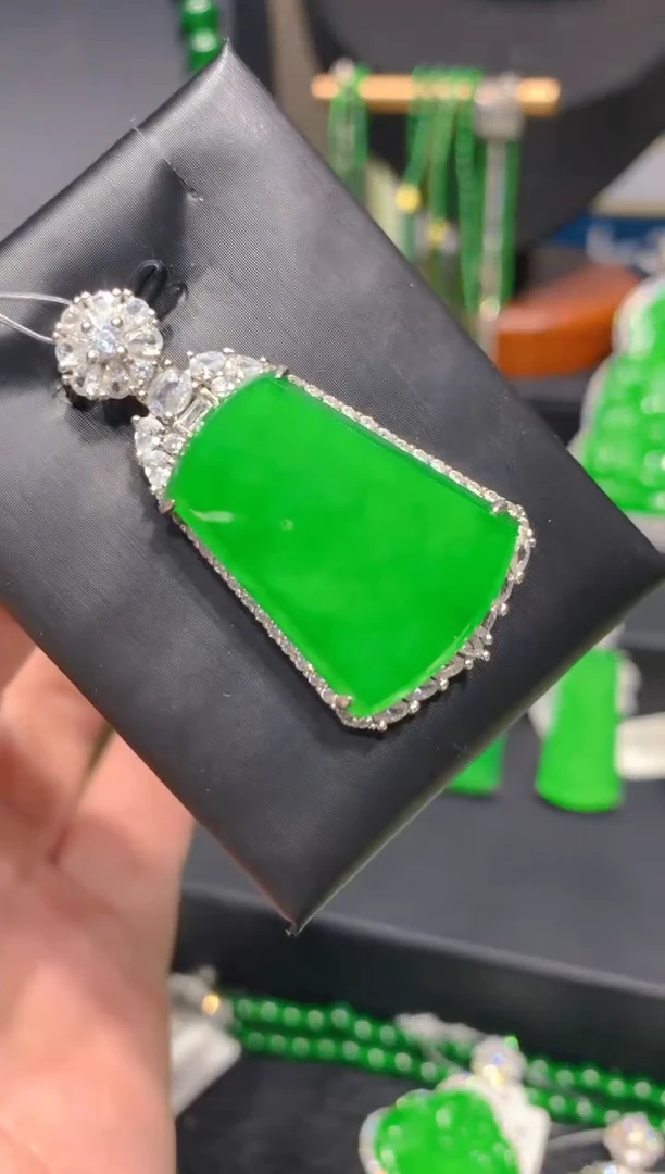 颈饰银S925镶嵌翡翠27一季