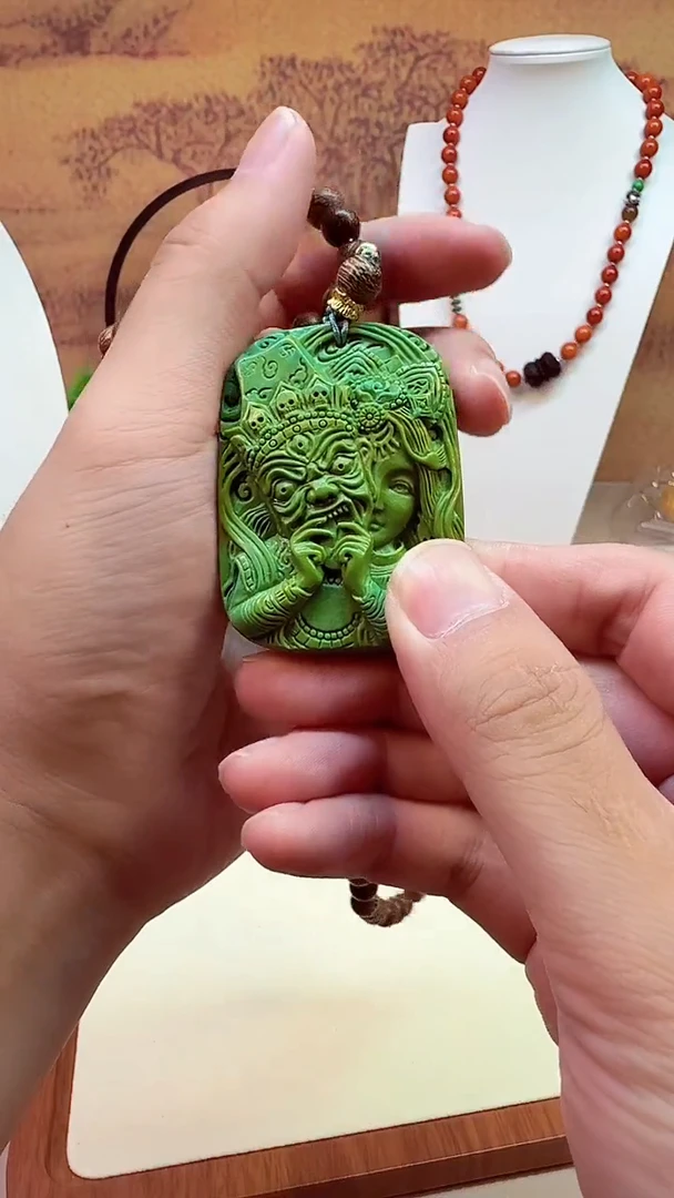 14K金镶嵌颈饰玛瑙/玉髓X264