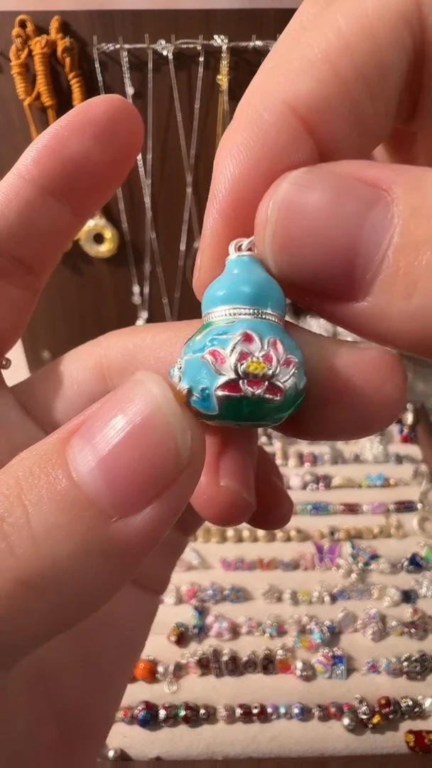 无足银曼***琴珐琅彩蓝色莲花葫芦吊件