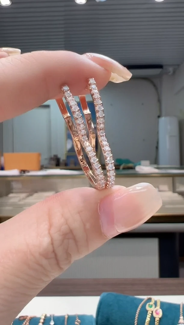 【闪购商品】钻石耳环18K金镶嵌满钻大葫芦耳环K红