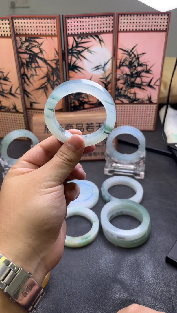 未镶嵌手镯定制翡翠远*谷手镯定制