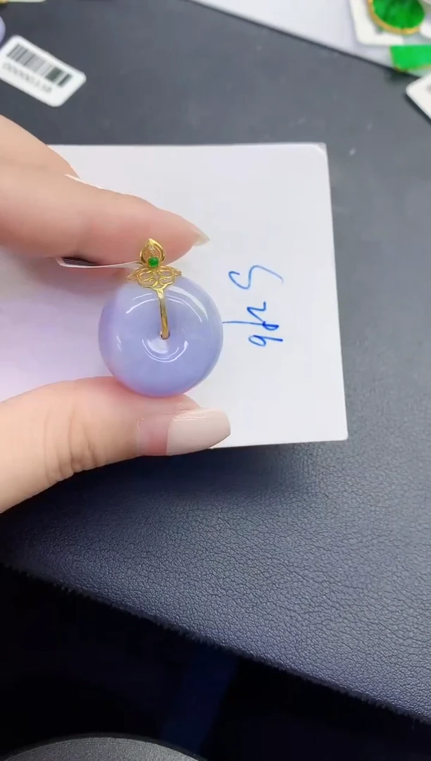 颈饰18K金镶嵌翡翠缅甸天然翡翠A货