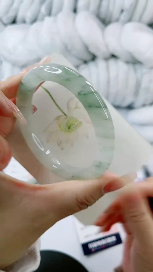 【闪购商品】石英质玉手镯未镶嵌0565296455-多样性发货