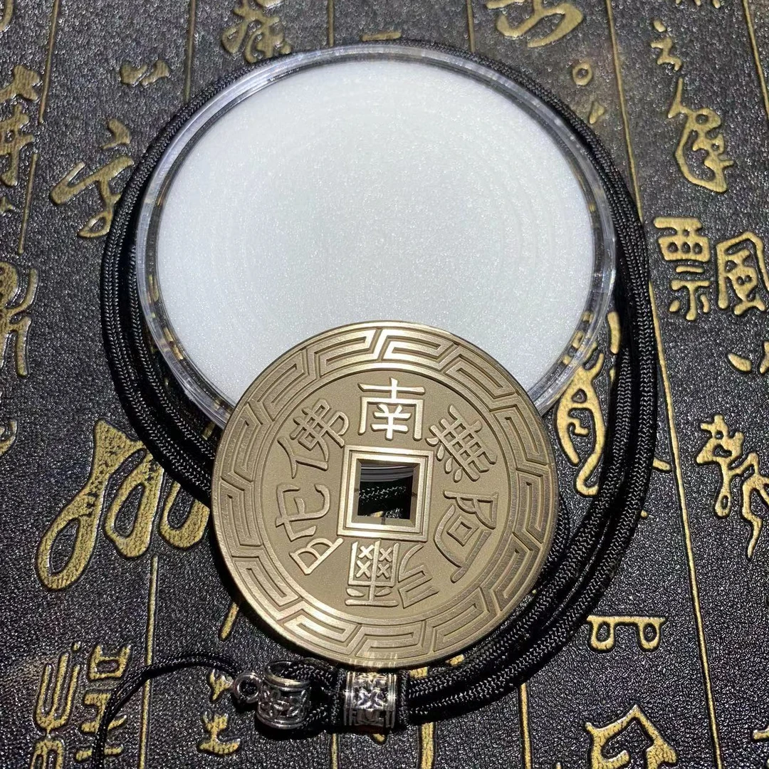 现代仿制工艺品六字真言雕母