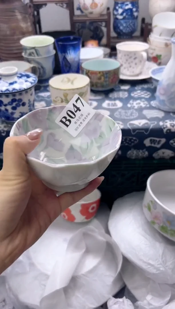 瓷片鱼**子  B047