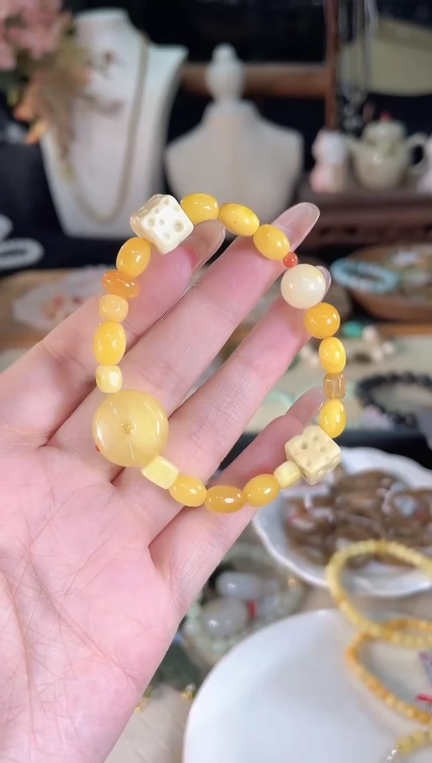 未镶嵌蜜蜡手链多样性发货其一