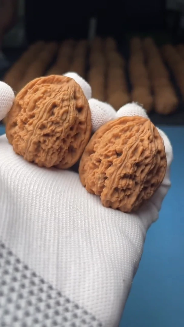 桃核把件a06  南疆石 37尺