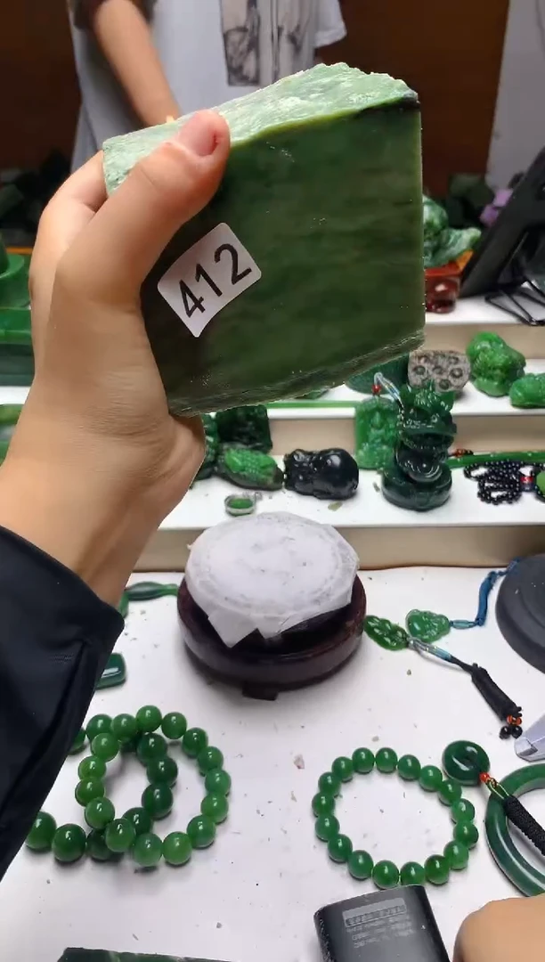 未镶嵌和田玉（碧玉）珠宝半成品412