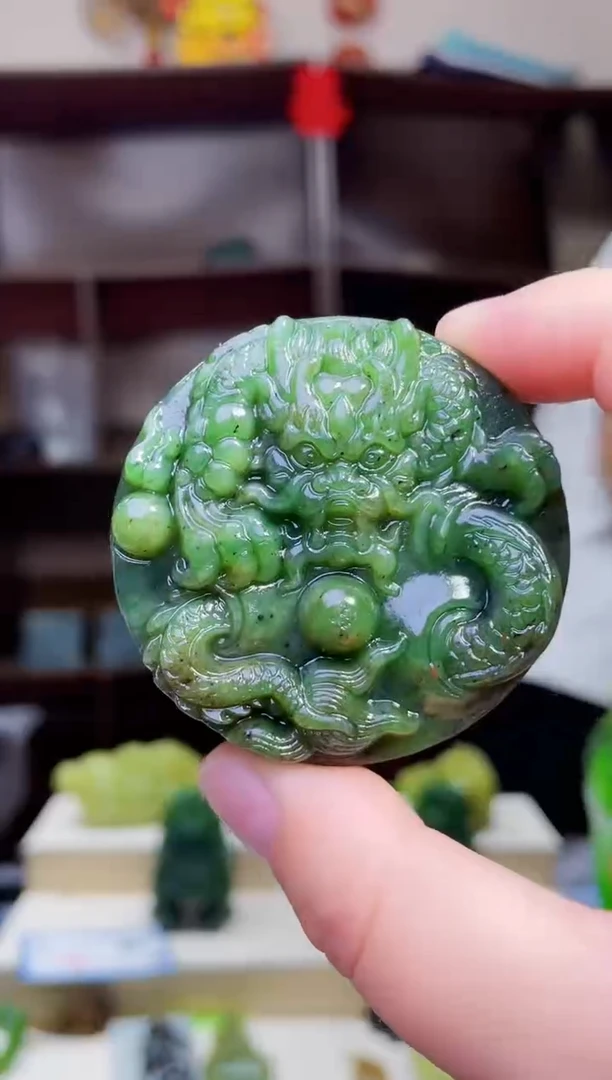 和田玉未镶嵌颈饰1