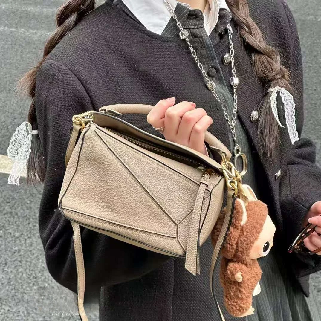 99新 LOEWE/罗意威 puzzle沙色 mini 单肩包/99新/优选