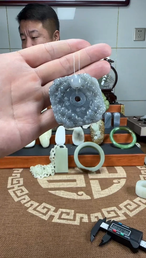 未镶嵌和田玉挂件和田玉辟邪兽